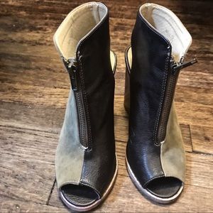 Open-toed dual tone booties